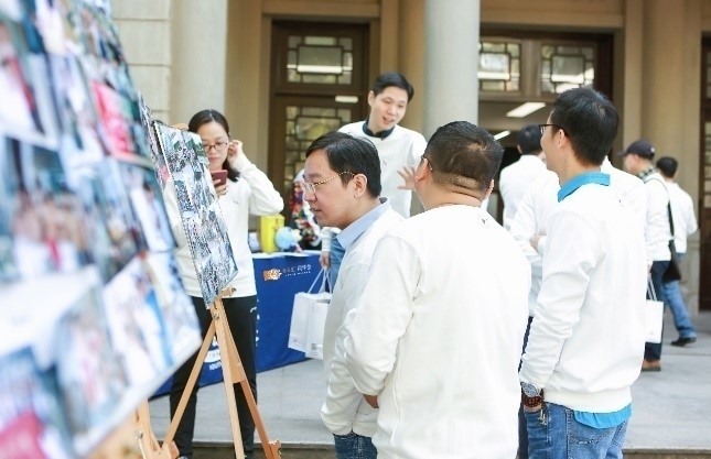 5de77a3058cca.jpg 22.jpg