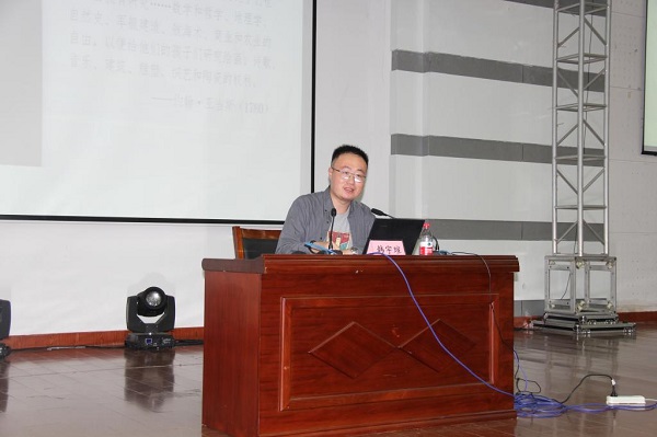 5b2c58f9dceb7.jpg 韩宇瑄赴舟山浙江国际海运职业技术学院宣讲.jpg