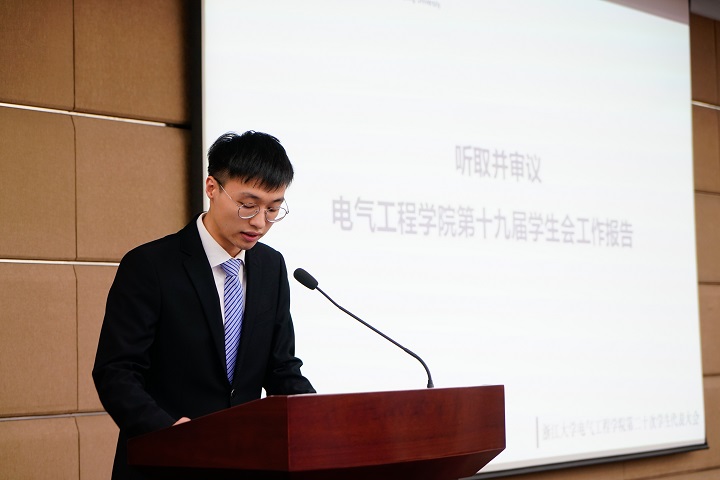 5ceb85b2b70eb.jpg 5.jpg