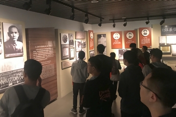 5dcb62ce0de40.jpg R2-2.jpg