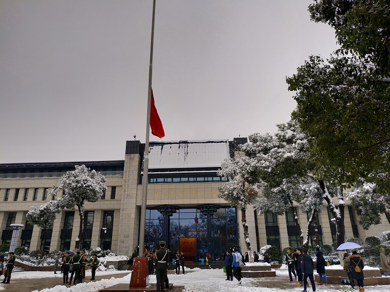 5c0f7f677d23f.jpg 1-1.jpg