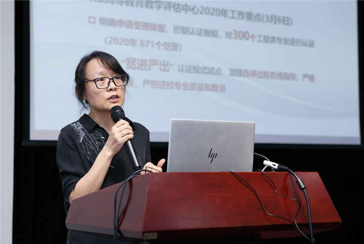 5ed702e6d2fcb.jpg 齐院长_副本.jpg