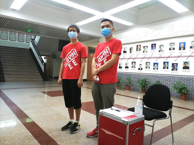 5eb20d5ec01fc.jpg 3.jpg