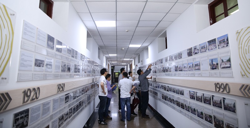 5cc335a0410f5.JPG 浏览校友墙.JPG