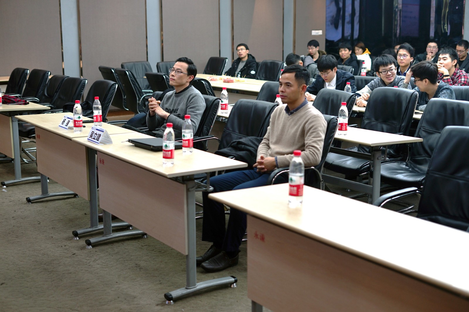 5c20eb73b1958.jpg 5c20eb73b1958.jpg